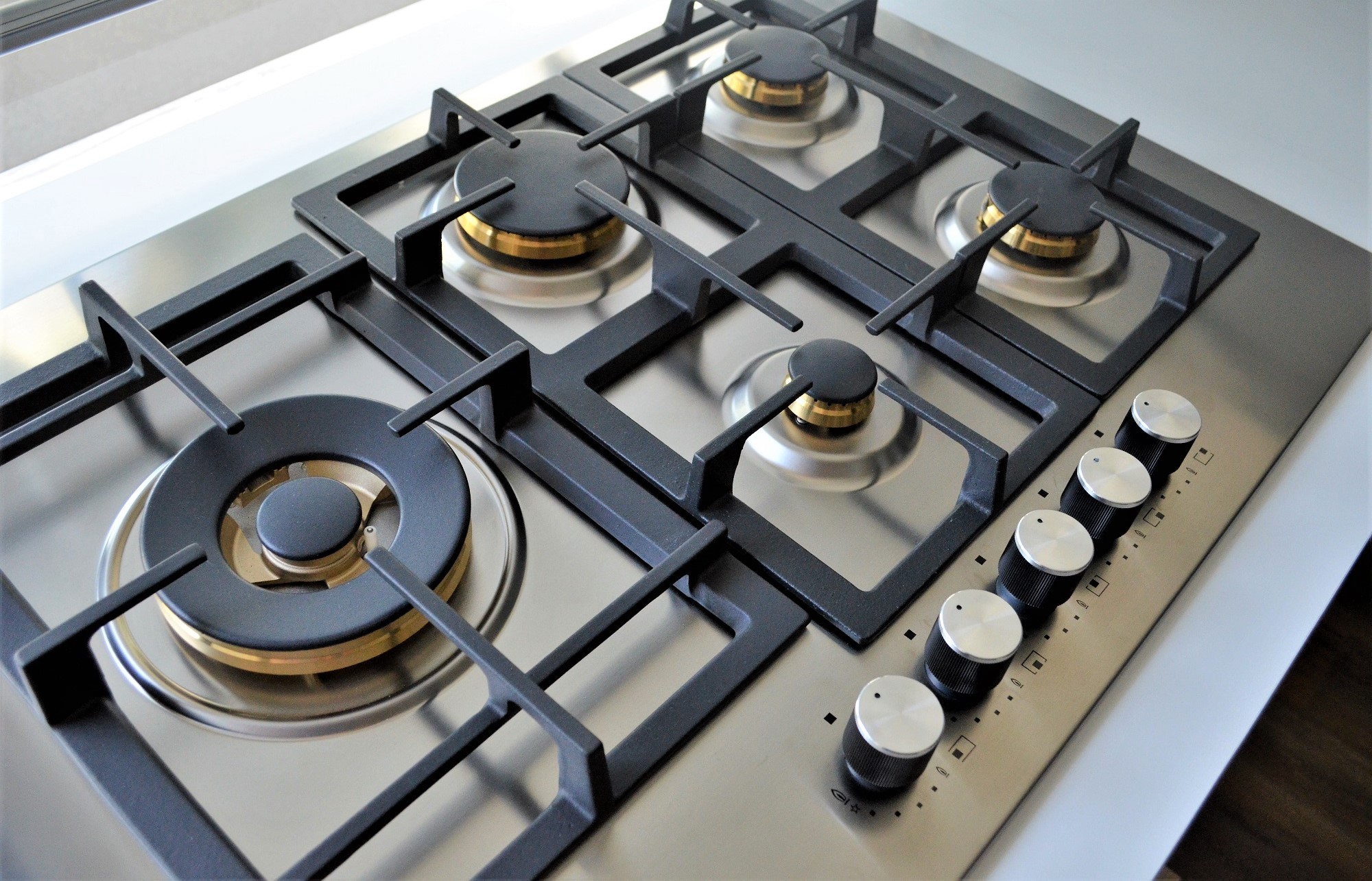 cooktop-elanto-professionale-75cm-lateral-performance.jpg